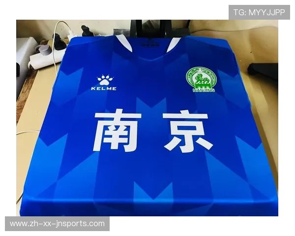 高性能足球比赛服装材料如何应对复杂比赛环境挑战